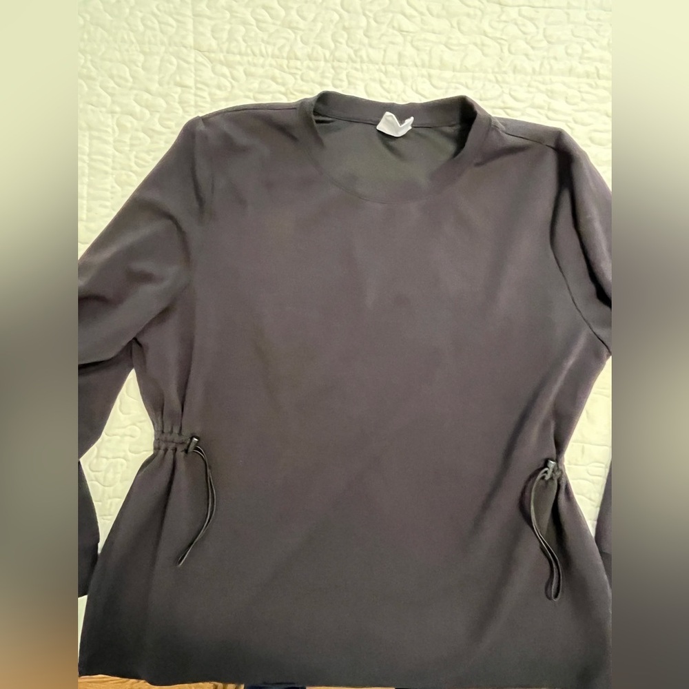 Sage Collective Black cinched waist sweatshirt